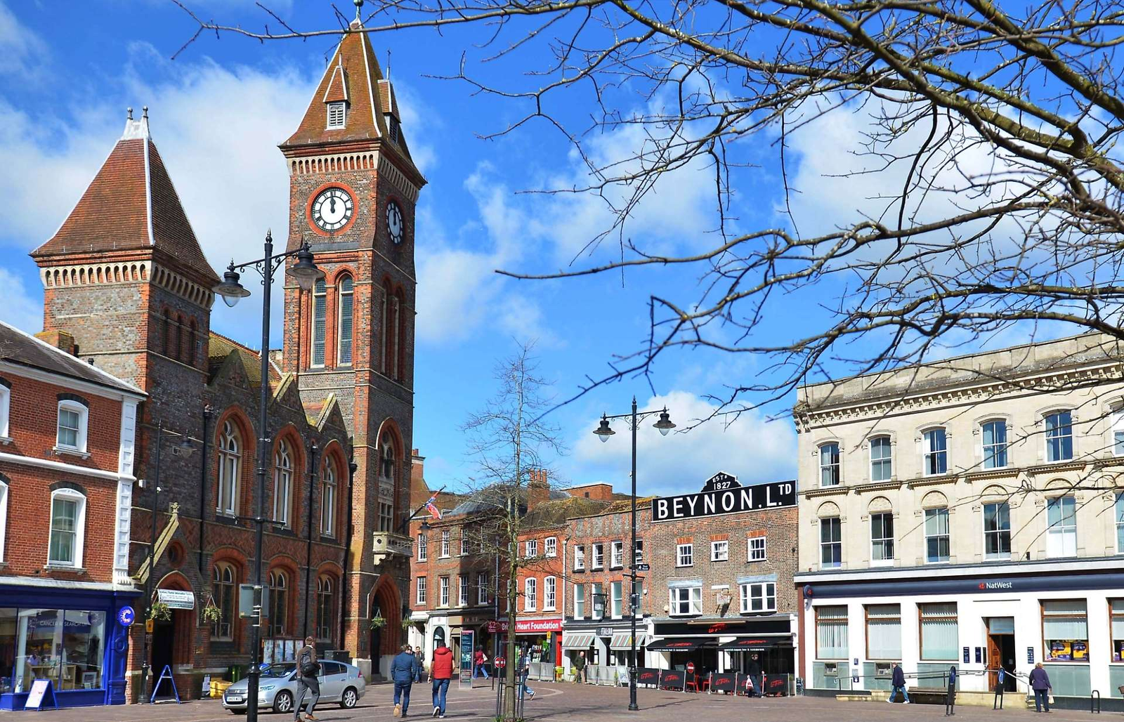 Met Office Newbury A Hub for Weather Forecasting and Research