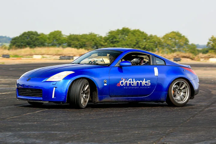 WonderDays A BMW Vs Nissan 350z Drift Battle Experience