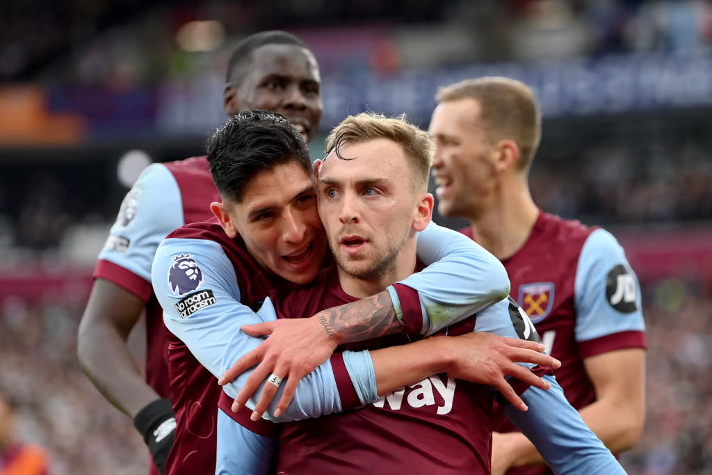 Hammers vs. Red Devils A Clash of Premier League Titans