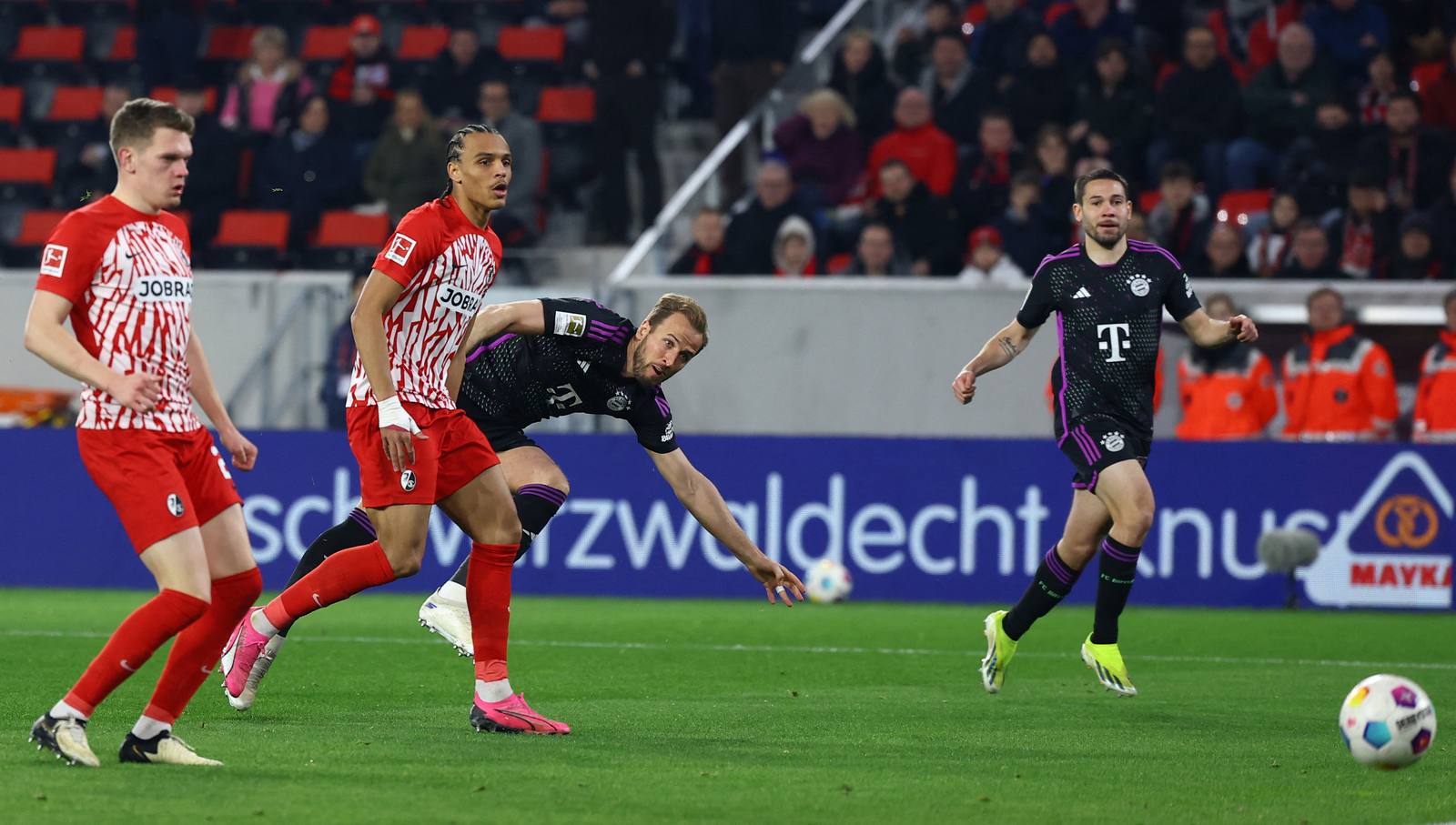 Bayern Munich vs SC Freiburg A Thrilling Bundesliga Rivalry